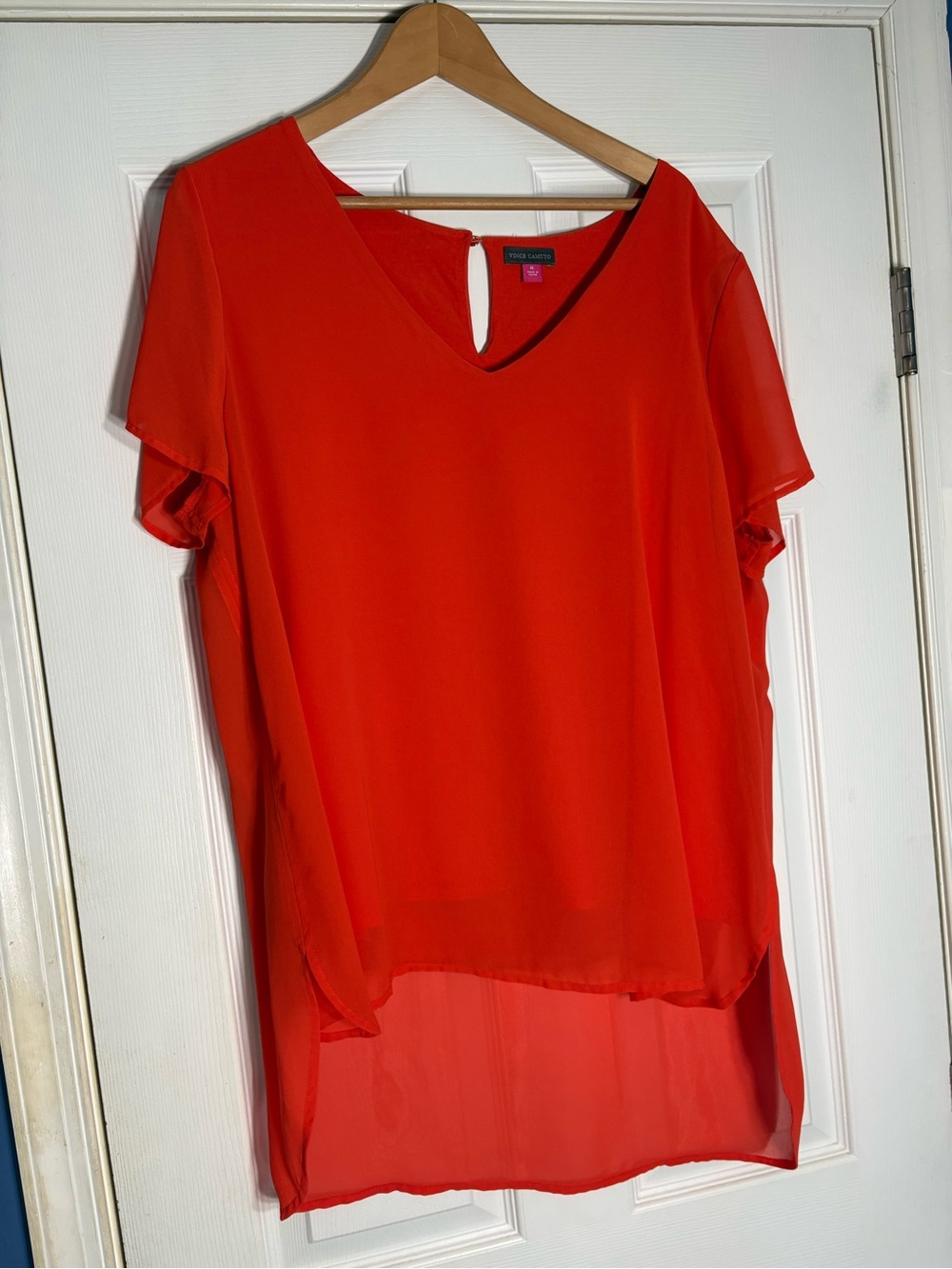 Vince Camuto Bright Red V-Neck Short Sleeve Blouse